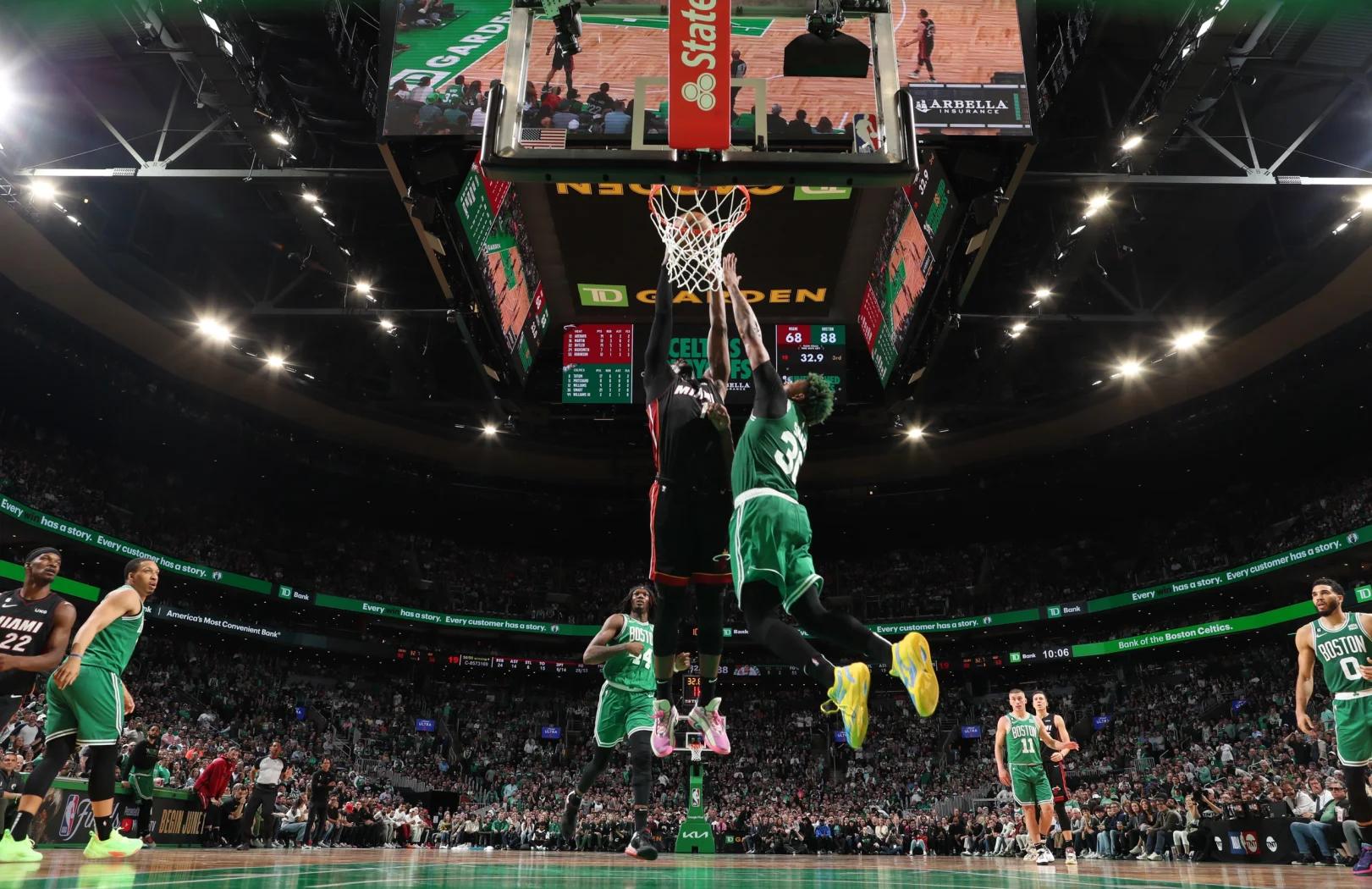 巴特勒重返赛场，表现优异首场状态出色，MAD观众沸腾！赛场气氛高涨(巴特勒和约基奇的梗)