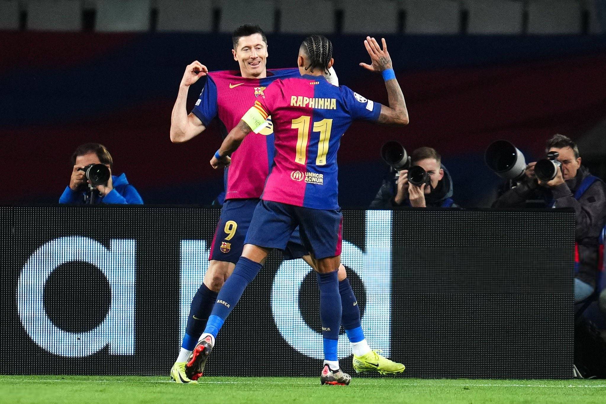 德罗巴迎来十赛季出色发挥，尤文图斯观众热烈欢呼！赛场气氛高涨(罗予彤为啥叫二姐)