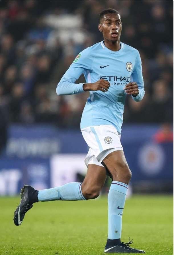 高尔夫杯赛焦点战：闽南天狼队大胜江畔白虎队，外线火力全开。的简单介绍