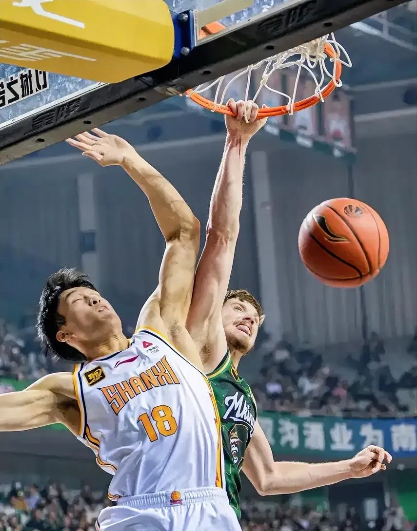 今晨体能课后，广厦男篮手感冰凉备战欧超杯，引发热议，控场能力受关注(冰喉30分钟服用禁忌)