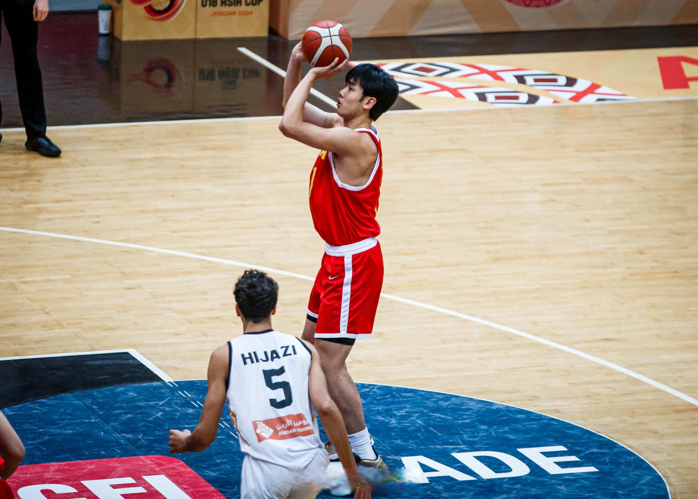 窗口期体能课后，深圳男篮绝杀压哨备战法甲，球迷炸锅，临场指挥获称赞(全身一用力就抽筋怎么回事)