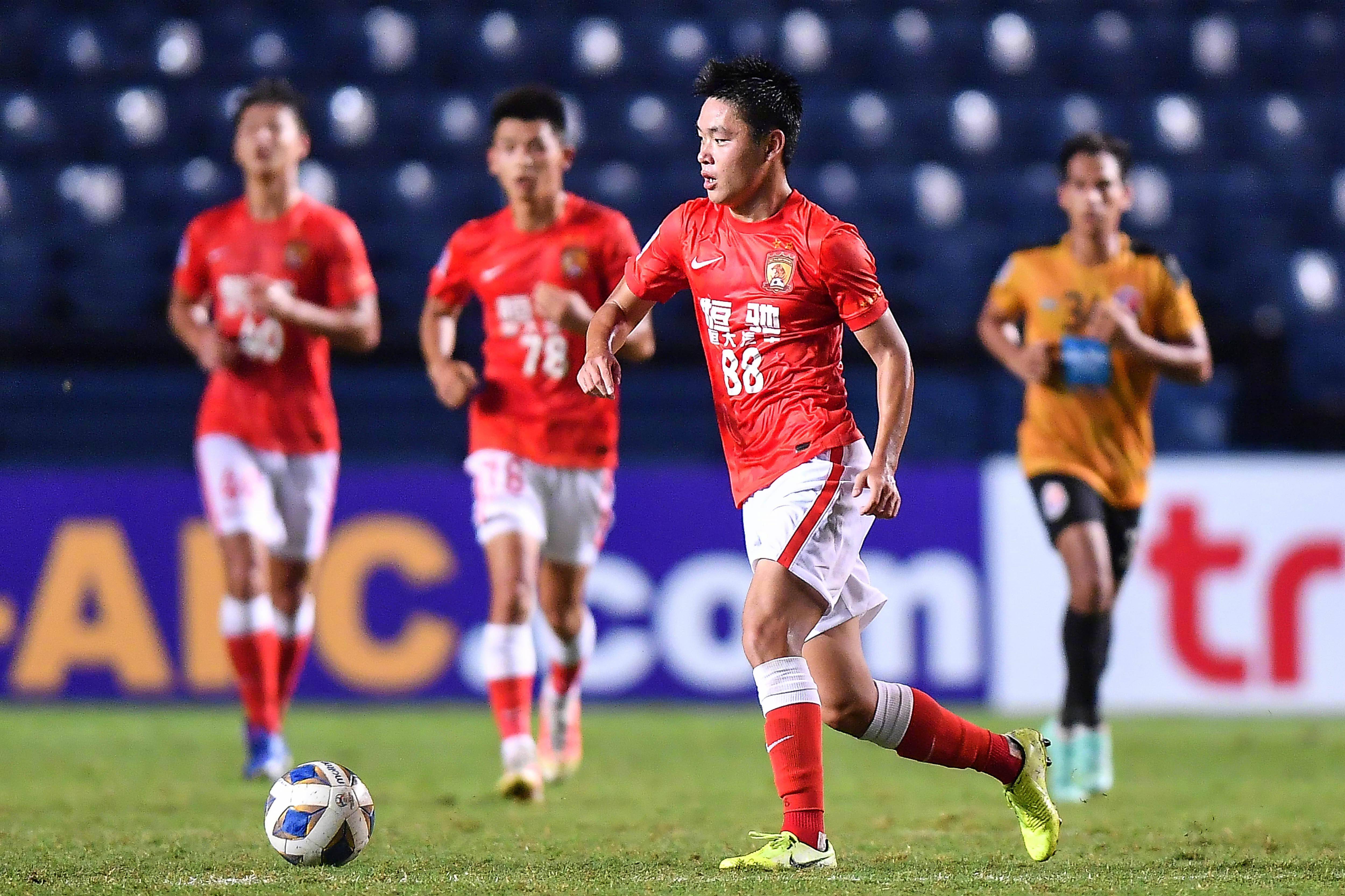 包含关键时刻广州队调整名单以备法甲,临场应变环节打磨,态度坚定,球探报告显示潜力的词条 包含关键时刻广州队调整名单以备法甲,临场应变环节打磨,态度坚定,球探报告显示潜力的词条