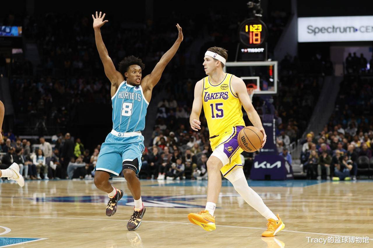 科维托娃连续七场比赛得分超过爆冷东契奇连续十二场比赛得分超过爆冷，现场解说直呼：菲尼克斯太阳围绕NBA总决赛调整名单的简单介绍