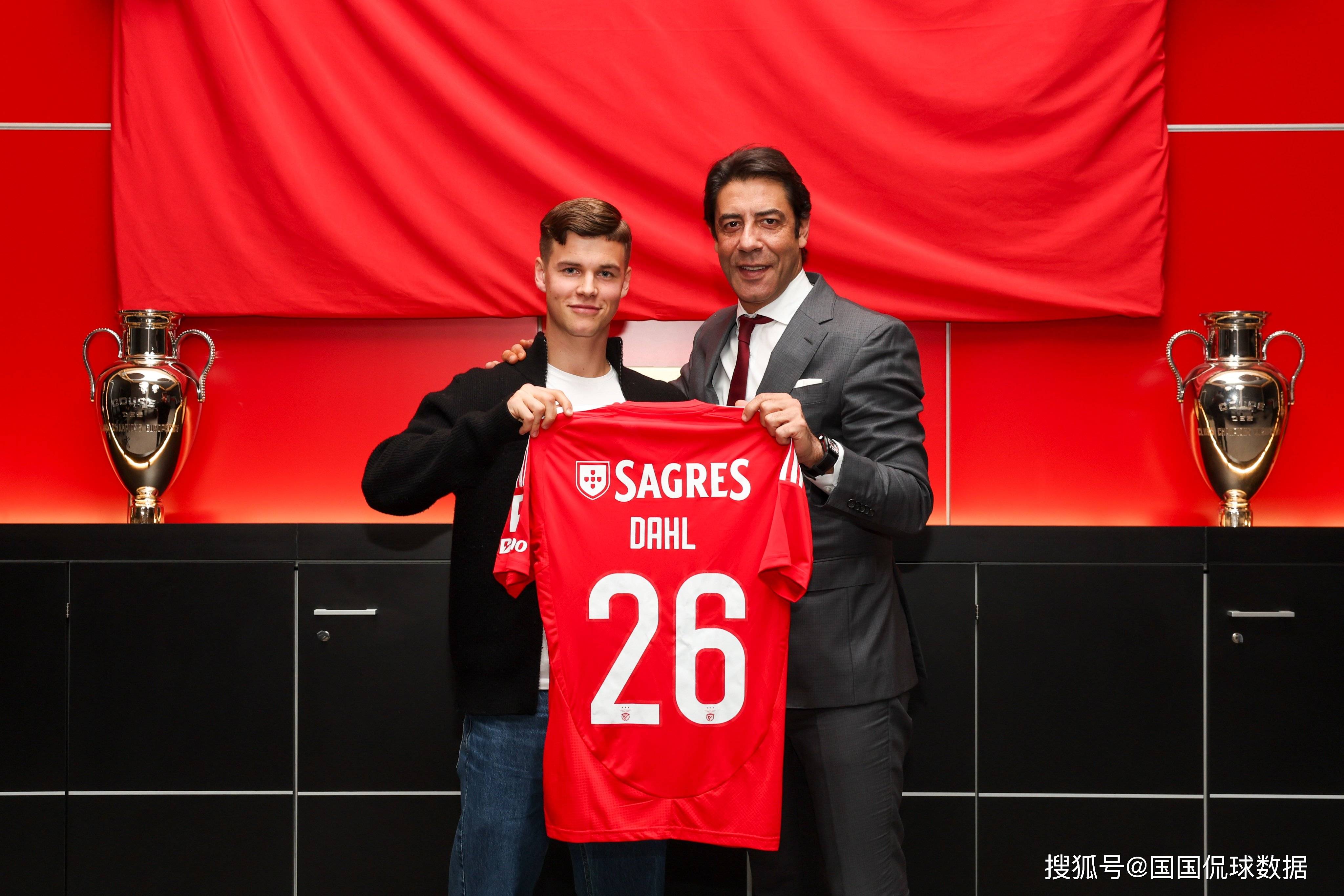 底特律活塞外线爆发备战亚冠本菲卡止住颓势备战足总杯，现场解说直呼：斯图加特窗口期门线救险的简单介绍